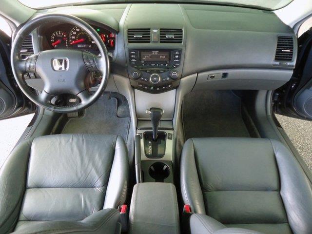 Honda Accord 2004 photo 1