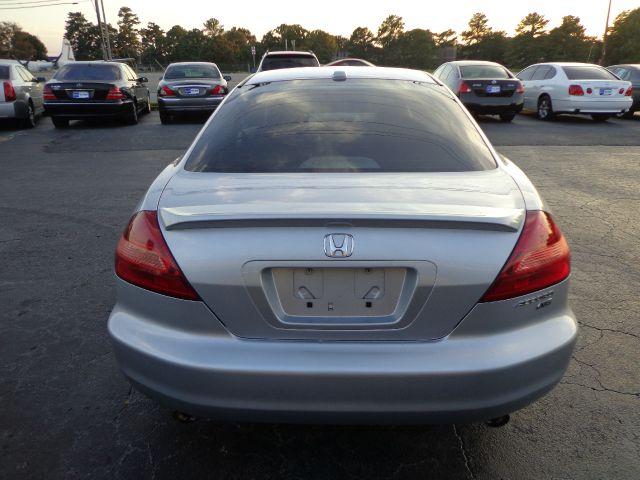Honda Accord 2005 photo 2