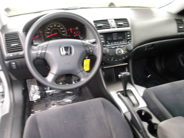 Honda Accord 2005 photo 2