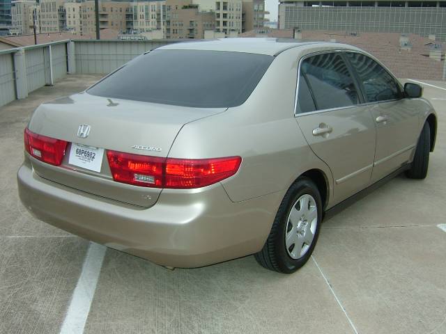 Honda Accord 2005 photo 2