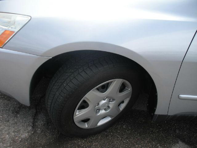 Honda Accord 2005 photo 4