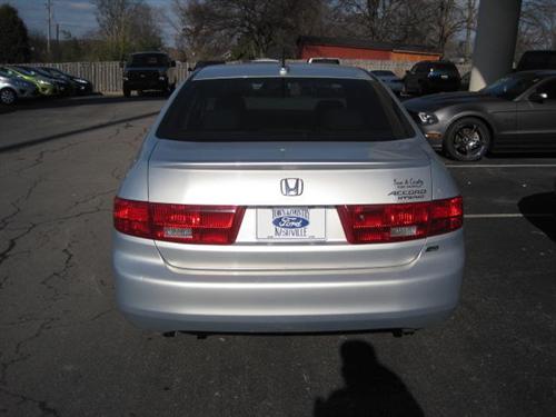 Honda Accord 2005 photo 4
