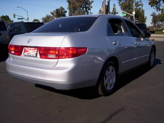Honda Accord 2005 photo 2