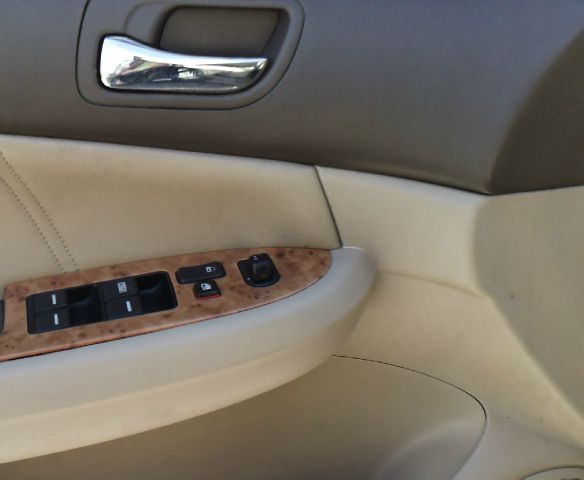 Honda Accord 2005 photo 16