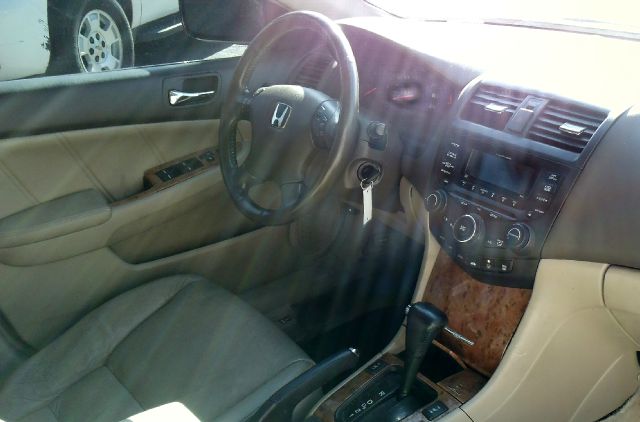 Honda Accord 2005 photo 2