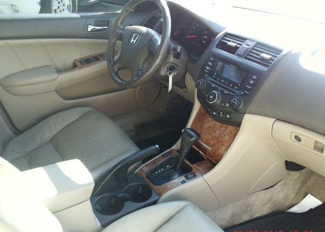 Honda Accord 2005 photo 6