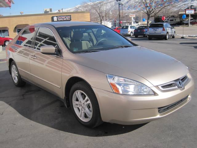 Honda Accord 2005 photo 2