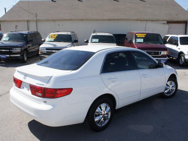 Honda Accord 2005 photo 3