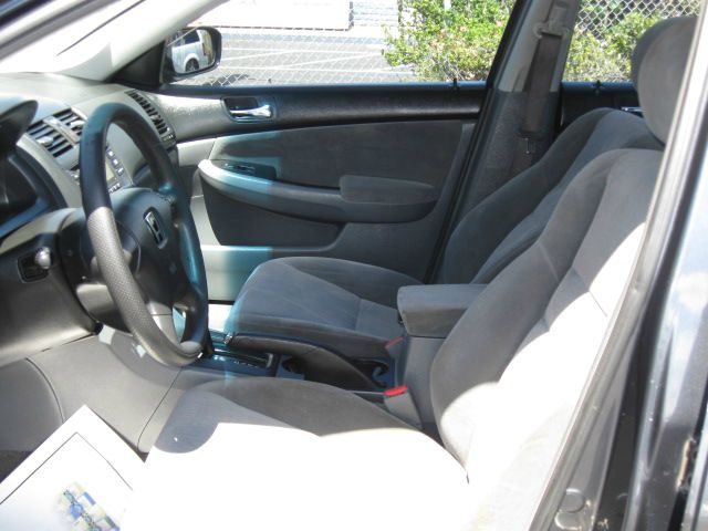Honda Accord 2005 photo 2