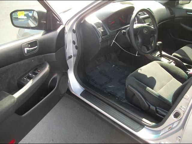 Honda Accord 2005 photo 2