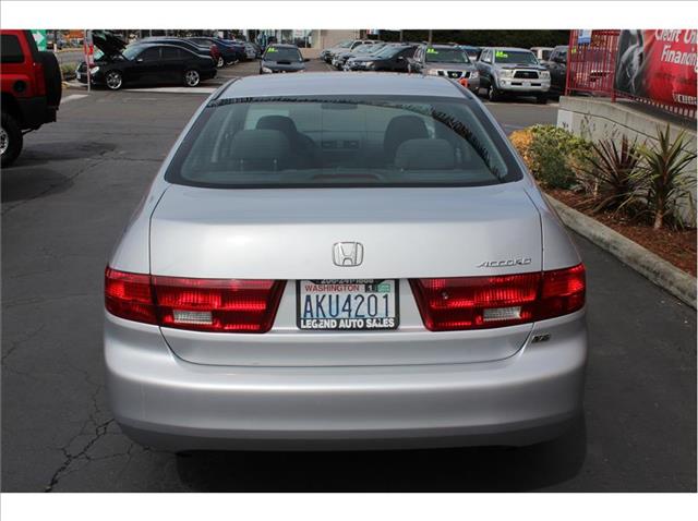 Honda Accord 2005 photo 2