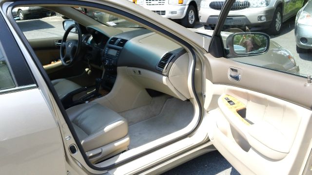 Honda Accord 2005 photo 16