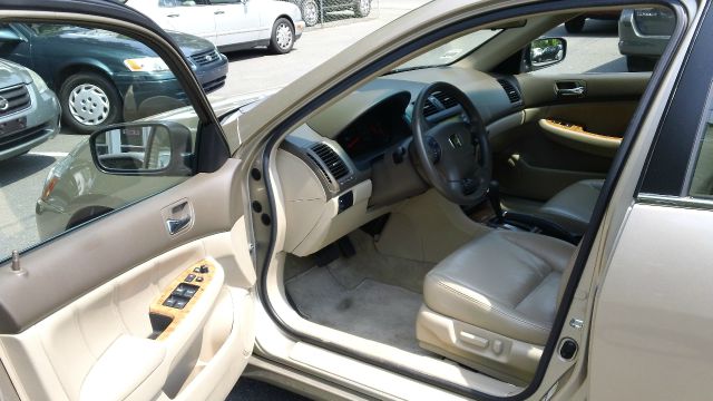 Honda Accord 2005 photo 25