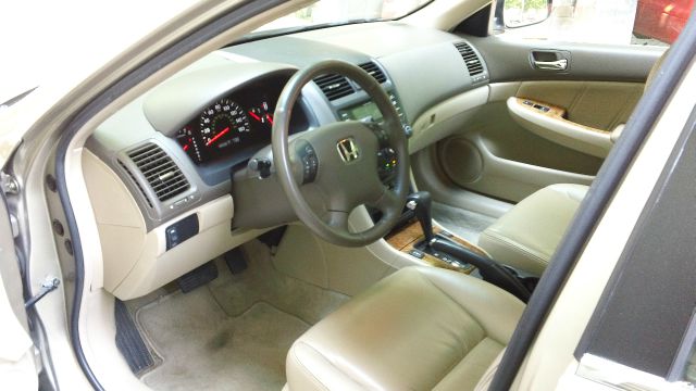 Honda Accord 2005 photo 28