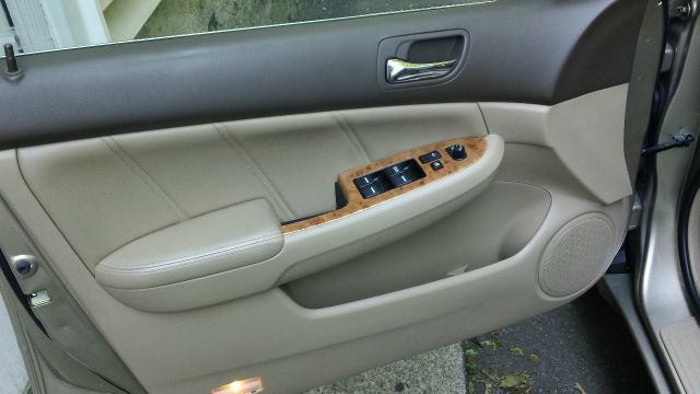 Honda Accord 2005 photo 4