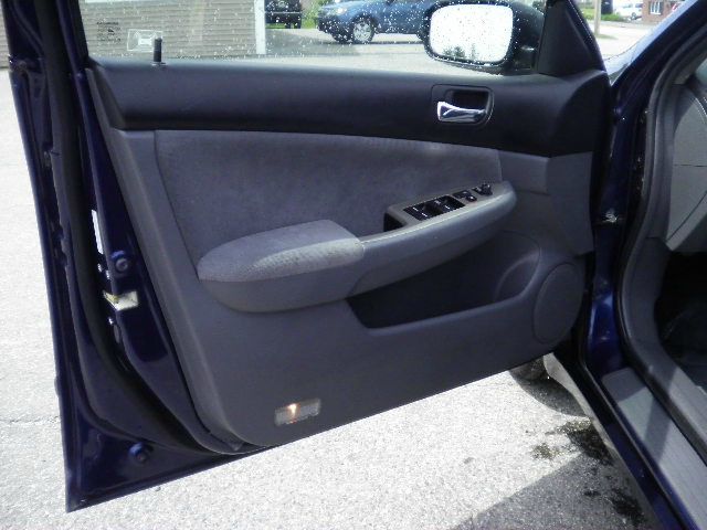 Honda Accord 2005 photo 2