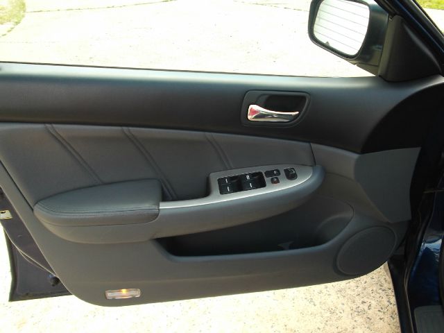 Honda Accord 2005 photo 1