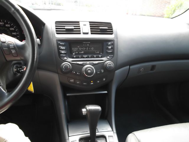 Honda Accord 2005 photo 5