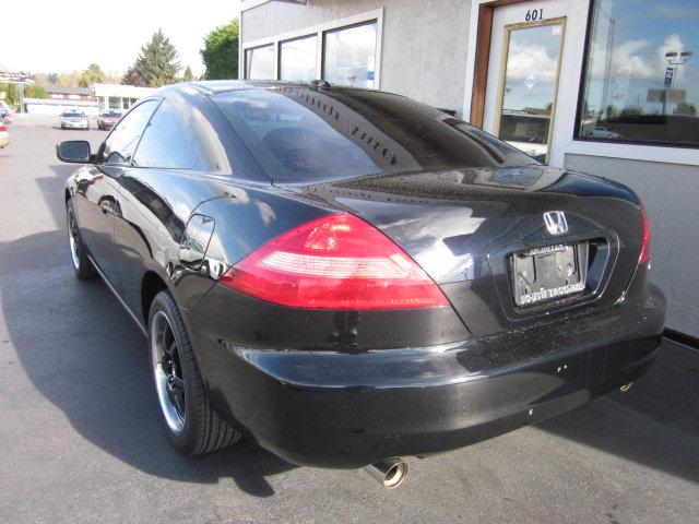 Honda Accord 2005 photo 2