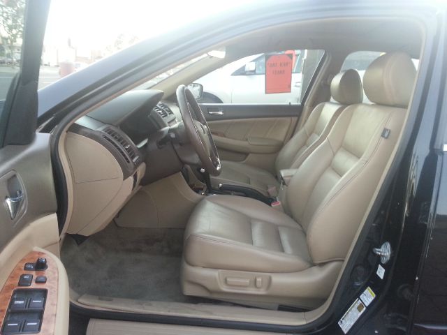Honda Accord 2005 photo 2