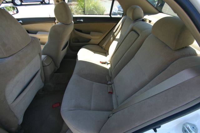 Honda Accord 2005 photo 2