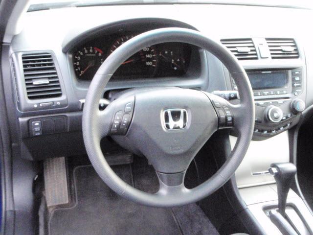 Honda Accord 2005 photo 2