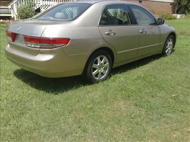 Honda Accord 2005 photo 2