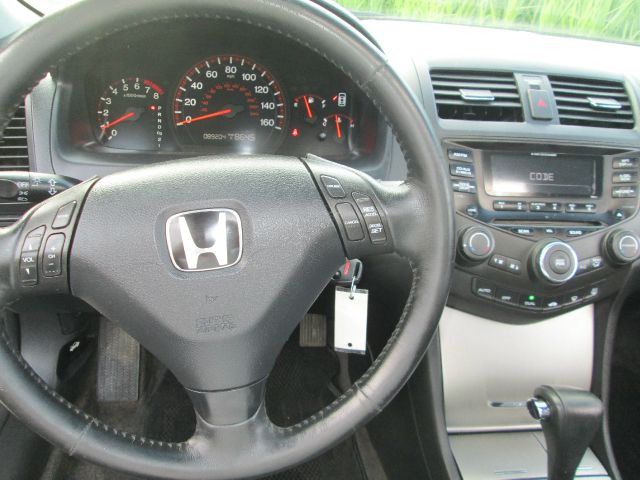 Honda Accord 2005 photo 12