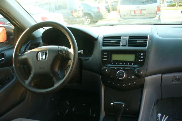 Honda Accord 2005 photo 1