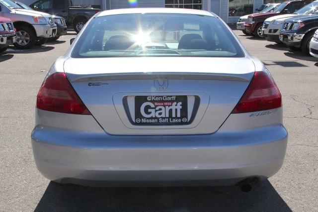 Honda Accord 2005 photo 4