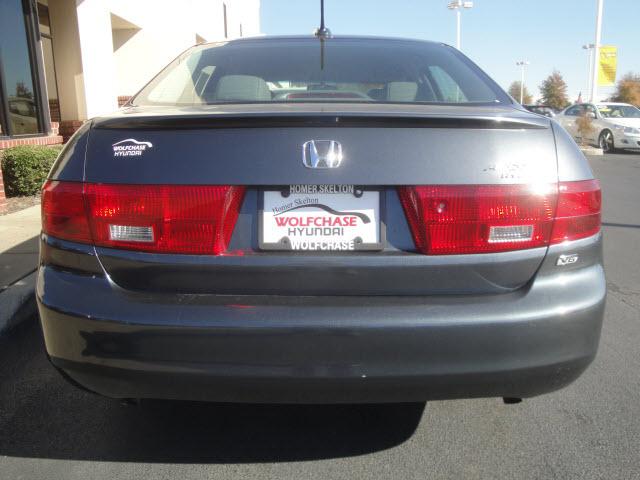 Honda Accord 2005 photo 2