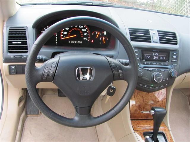 Honda Accord 2005 photo 4