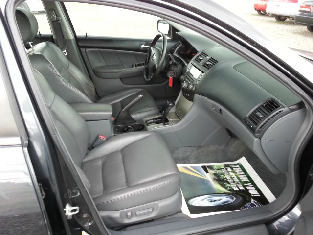 Honda Accord 2005 photo 9