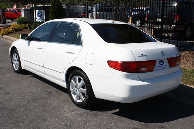 Honda Accord 2005 photo 1