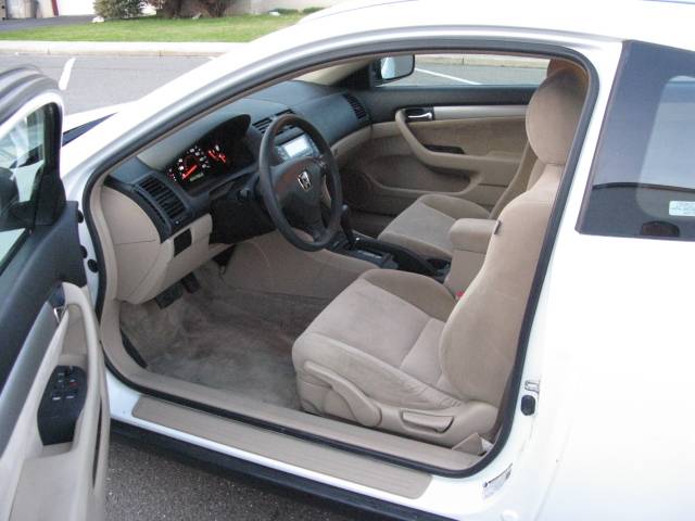 Honda Accord 2005 photo 2
