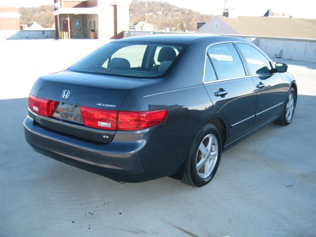 Honda Accord 2005 photo 2