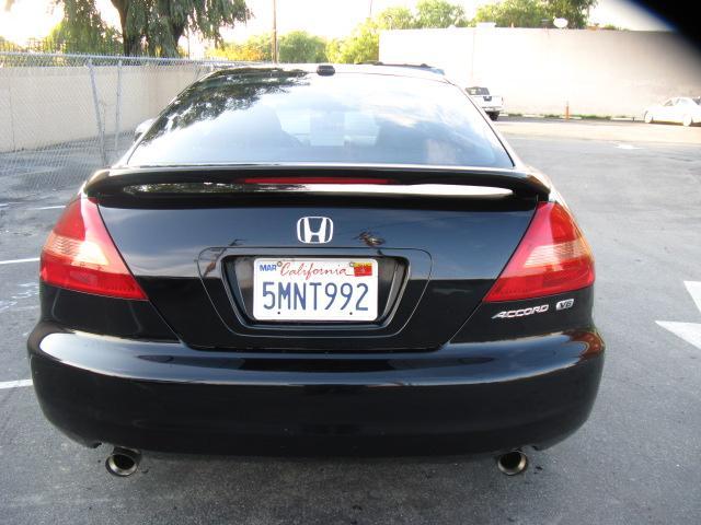 Honda Accord 2005 photo 3