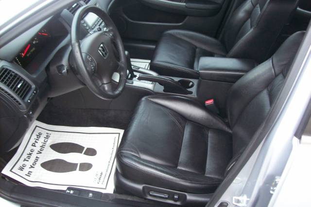 Honda Accord 2005 photo 1