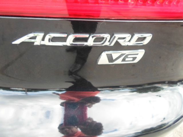 Honda Accord 2005 photo 2