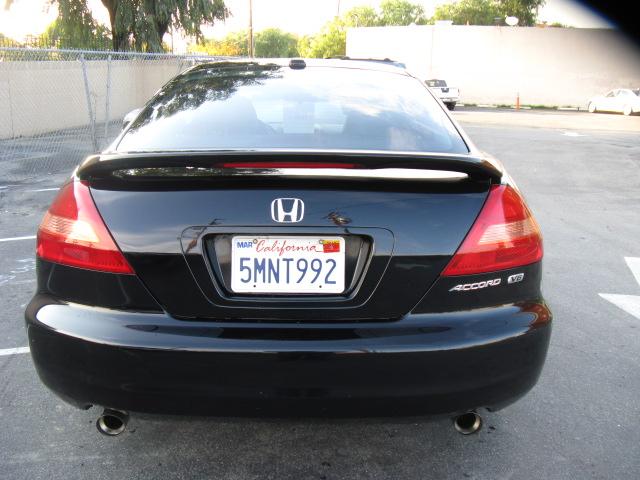 Honda Accord 2005 photo 2