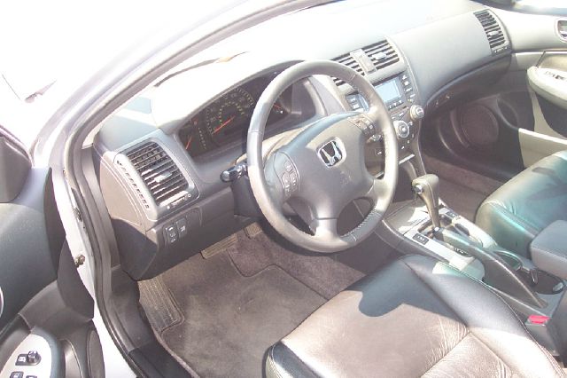 Honda Accord 2005 photo 3