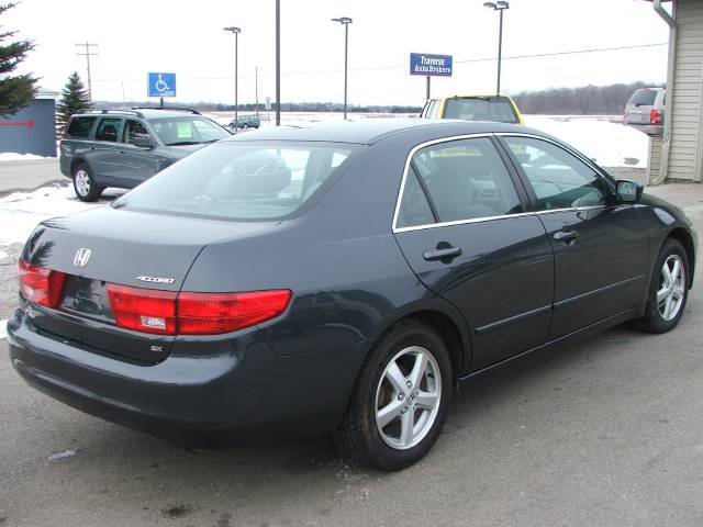 Honda Accord 2005 photo 2