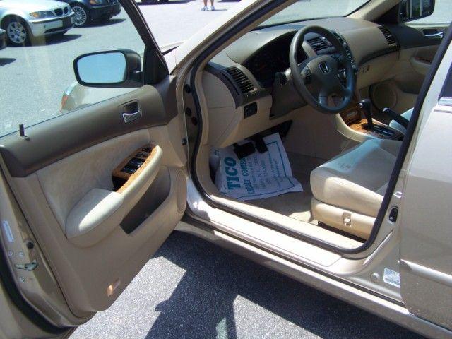 Honda Accord 2005 photo 2