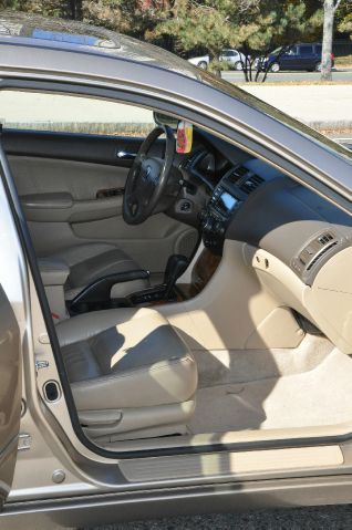 Honda Accord 2005 photo 14