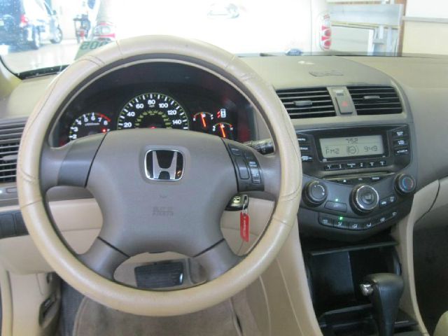 Honda Accord 2dr Reg Cab 120.5 WB Sedan