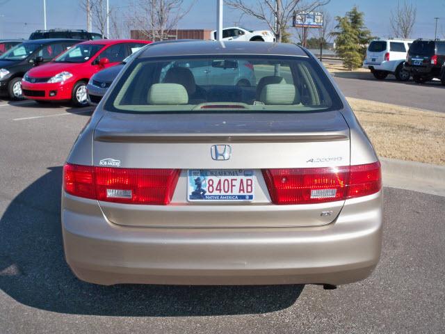 Honda Accord 2005 photo 2