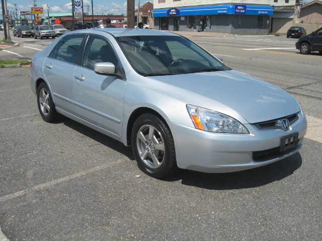 Honda Accord LS Ext-cab 4x4 Sedan