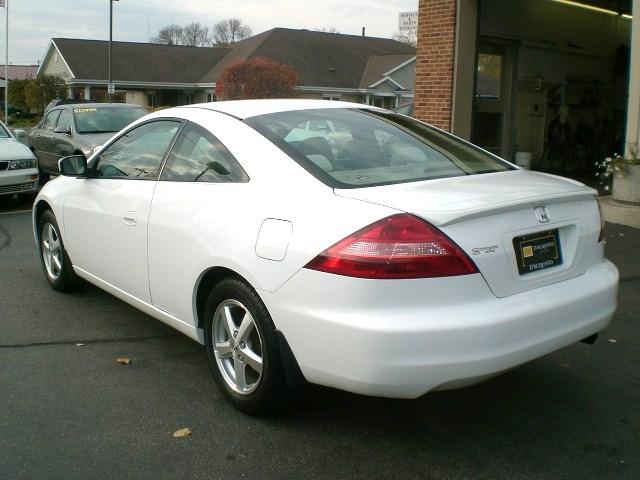 Honda Accord 2005 photo 2