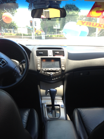 Honda Accord 2005 photo 2