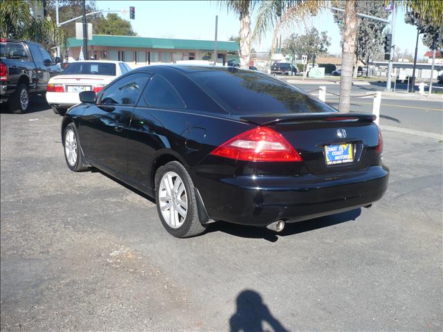 Honda Accord 2005 photo 2